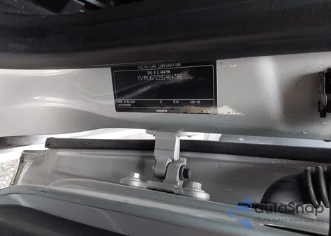 2009 Volvo V50 T5 R-Design z USA, uszkodzony, nr VIN YV1MJ672292464766